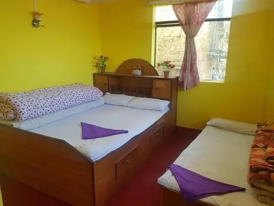 Traditional Tek Büyük veya İki Ayrı Yataklı Oda