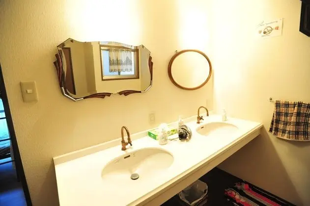 İki Ayrı Yataklı Oda, Sigara İçilmez, Ortak Banyo (A)