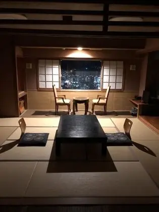Traditional Oda, Şehir Manzaralı (Japanese Style, Night View)