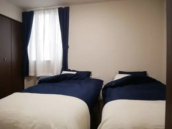 Ev, Sigara İçilmez (Private Vacation)