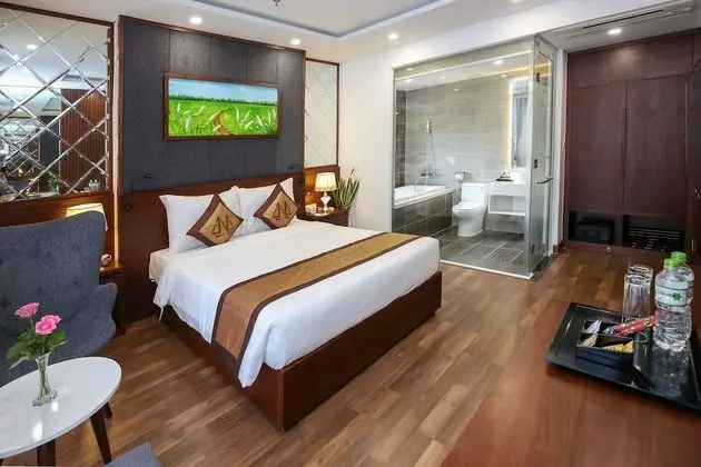 Deluxe Tek Büyük Yataklı Oda, Küvet, Şehir Manzaralı