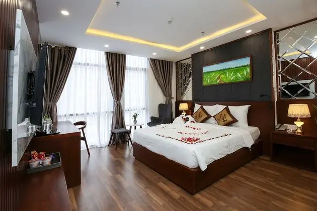 Deluxe Tek Büyük Yataklı Oda, Küvet, Şehir Manzaralı