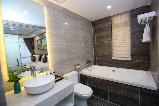 Deluxe Tek Büyük Yataklı Oda, Küvet, Şehir Manzaralı