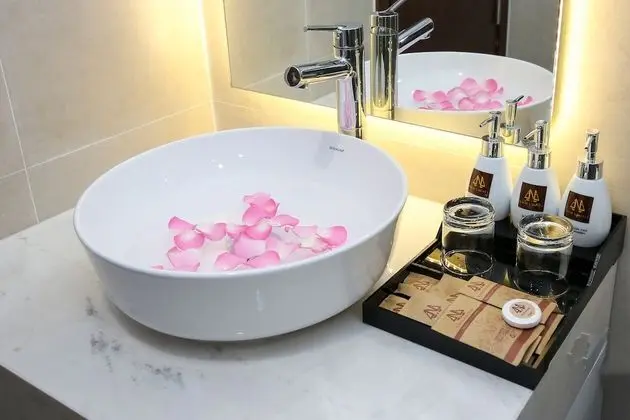 Deluxe Tek Büyük Yataklı Oda, Küvet, Şehir Manzaralı