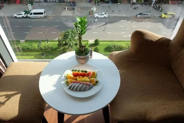 Deluxe Tek Büyük Yataklı Oda, Küvet, Şehir Manzaralı