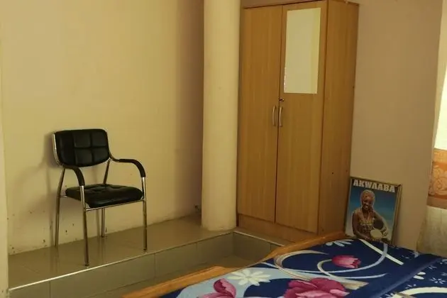 Luxury Tek Büyük Yataklı Oda