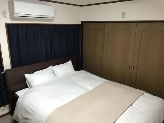 Ev (Private Vacation)