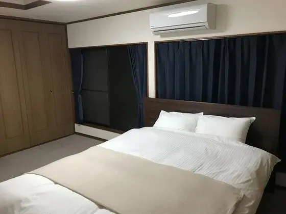 Ev (Private Vacation)