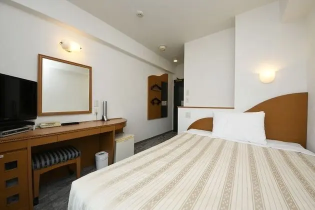 Tek Büyük Yataklı Oda, Sigara İçilebilir, Deniz Manzaralı