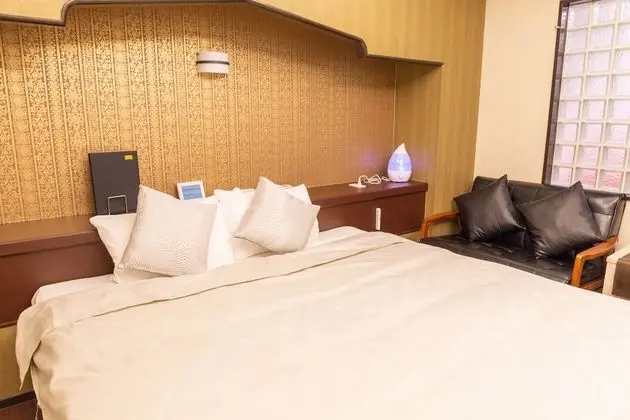 Tek Büyük Yataklı Oda, Sigara İçilebilir