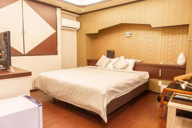 Tek Büyük Yataklı Oda, Sigara İçilebilir