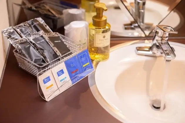 Tek Büyük Yataklı Oda, Sigara İçilebilir