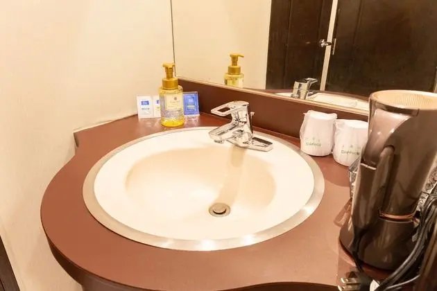 Tek Büyük Yataklı Oda, Sigara İçilmez