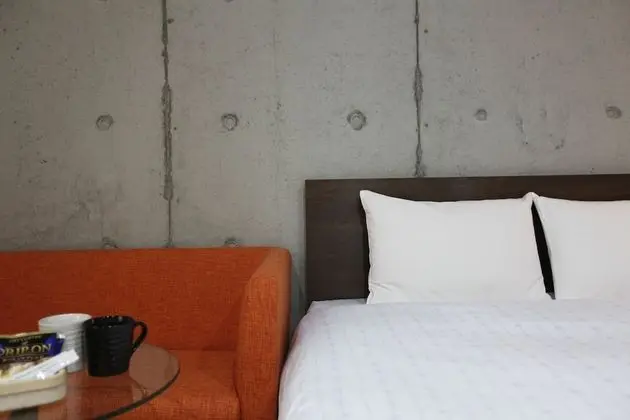 Comfort Oda, Sigara İçilmez (Comfort Queen, Main building)