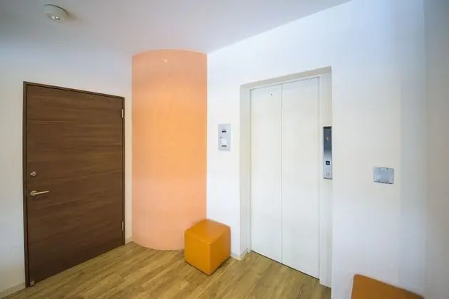 Comfort Oda, Sigara İçilmez (Comfort Queen, Main building)