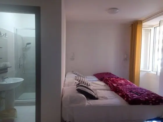 Üç Kişilik Oda, Özel Banyo