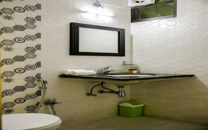 Basic Tek Büyük Yataklı Oda