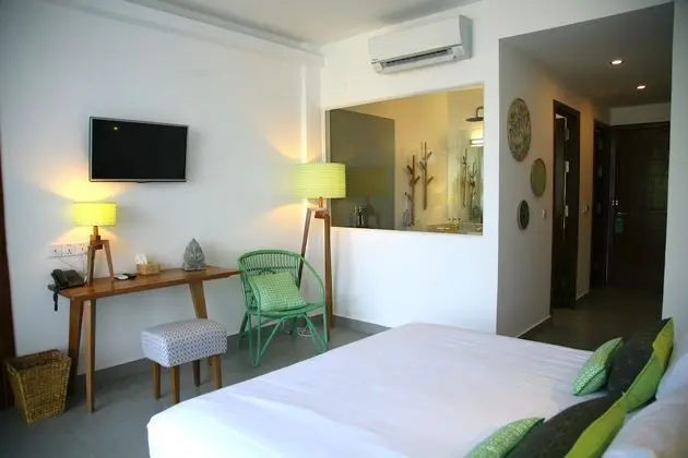 Deluxe Tek Büyük Yataklı Oda, Teras, Deniz Manzaralı