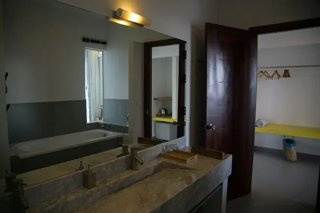 Deluxe Tek Büyük Yataklı Oda, Teras, Deniz Manzaralı