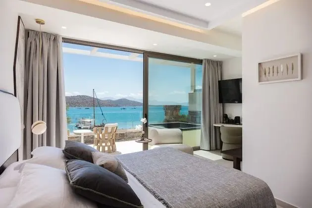 Superior Double Room with Sea View and Outdoor Jetted Tub