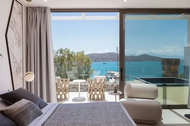 Superior Double Room with Sea View and Outdoor Jetted Tub