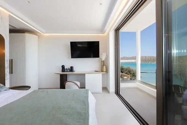 Superior Double Room with Sea View and Outdoor Jetted Tub
