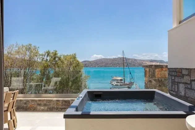 Superior Double Room with Sea View and Outdoor Jetted Tub
