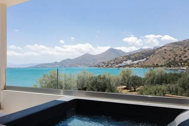 Superior Double Room with Sea View and Outdoor Jetted Tub