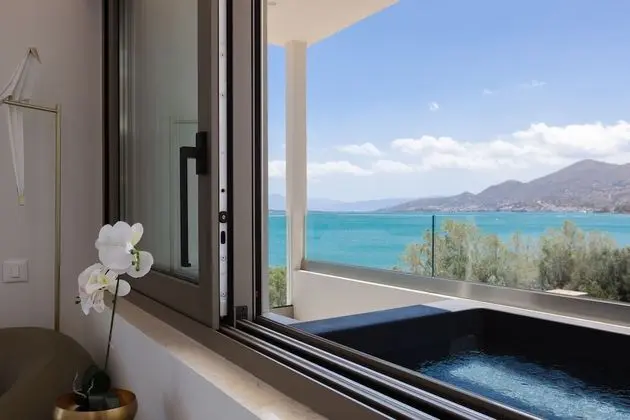 Superior Double Room with Sea View and Outdoor Jetted Tub