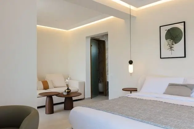 Superior Triple Room with Sea View and Outdoor Jetted Tub
