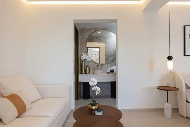 Superior Triple Room with Sea View and Outdoor Jetted Tub