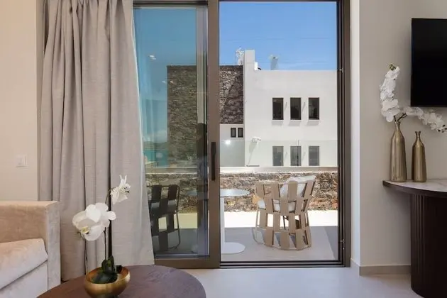 Superior Triple Room with Sea View and Outdoor Jetted Tub