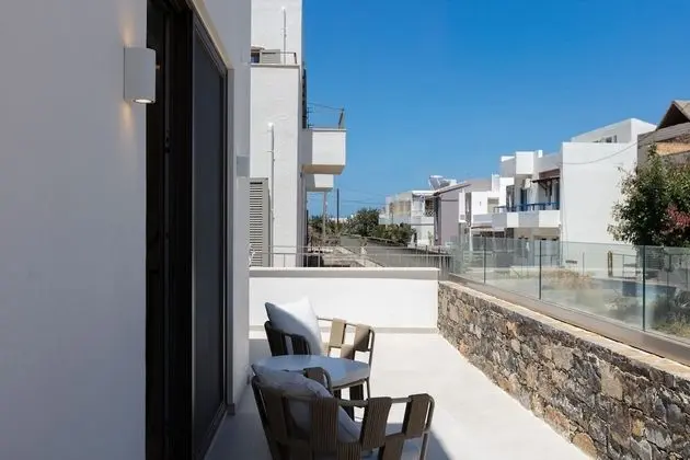 Superior Triple Room with Sea View and Outdoor Jetted Tub
