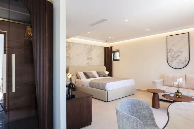 Superior Triple Room with Sea View and Outdoor Jetted Tub