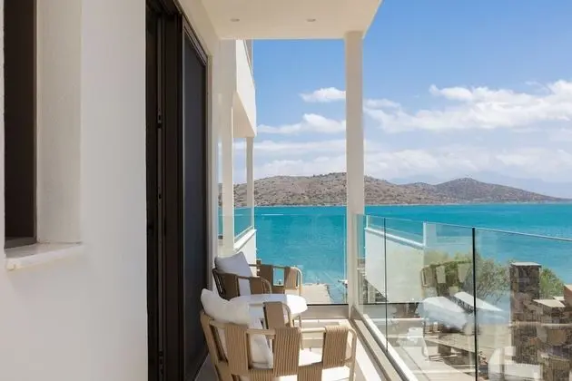 Superior Triple Room with Sea View and Outdoor Jetted Tub