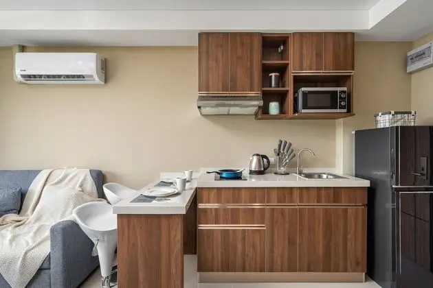 1 Bedroom Building View