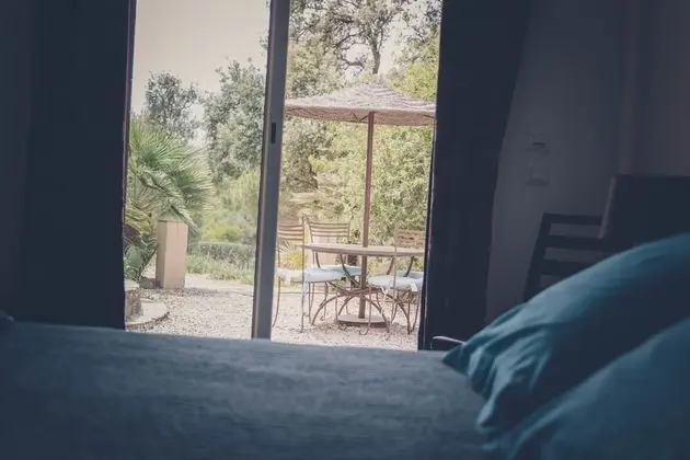Üç Kişilik Oda, Teras (La Mana)