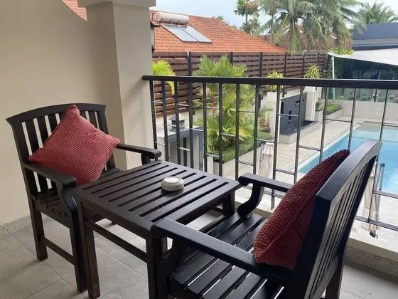 Deluxe Pool View