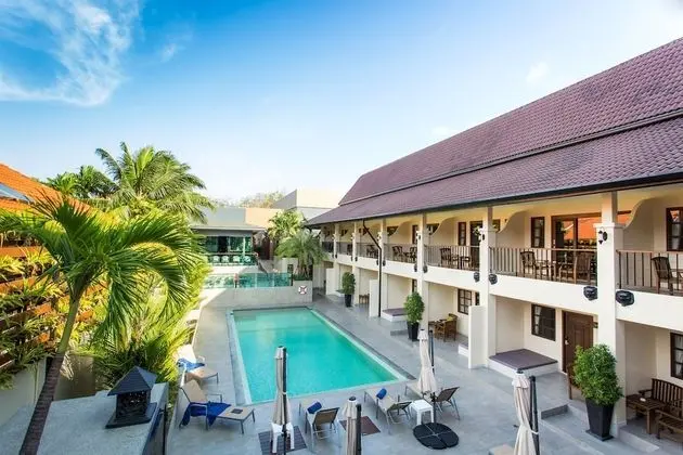 Deluxe Pool View