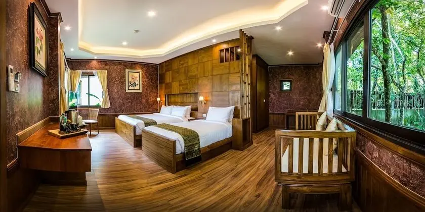 Deluxe Family Room