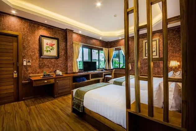 Deluxe Family Room