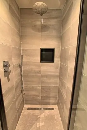 Luxury Oda