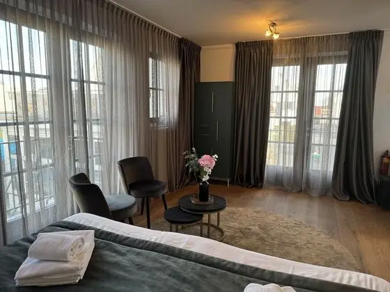 Deluxe Tek Büyük Yataklı Oda, Balkon, Göl Manzaralı