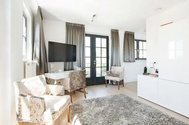 Deluxe Tek Büyük Yataklı Oda, Balkon, Göl Manzaralı