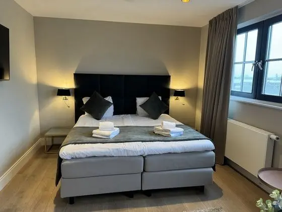 Stüdyo, 1 En Büyük (King) Boy Yatak ve Çekyat, Küçük Mutfak, Göl Manzaralı