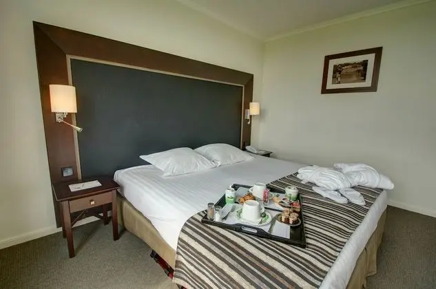 Junior Süit, 1 En Büyük (King) Boy Yatak, Golf Manzaralı