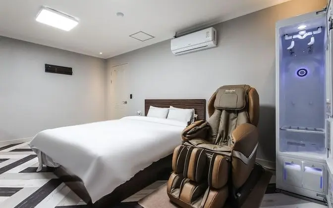 Oda (Exclusive Room (Massage Chair + Style)