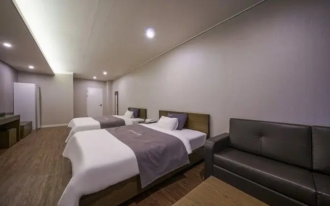 Oda (Twin - Semi-special Room (with PC))