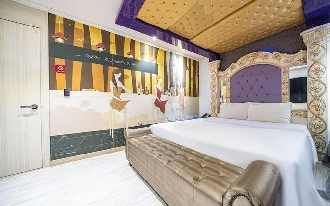 Oda (Suite room (Netflix viewing available)
