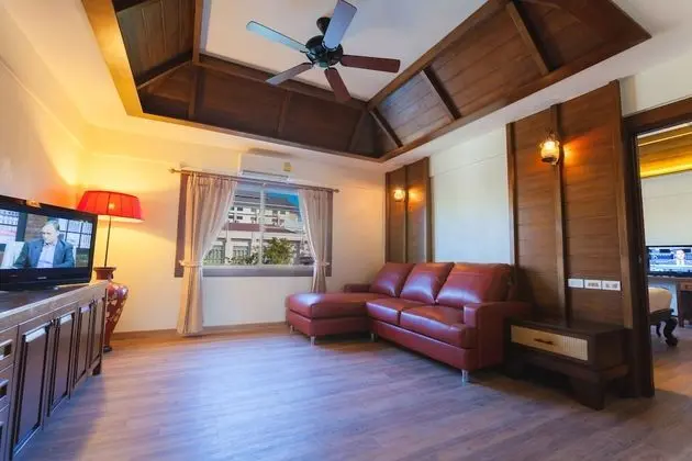 Suite King Size Bed